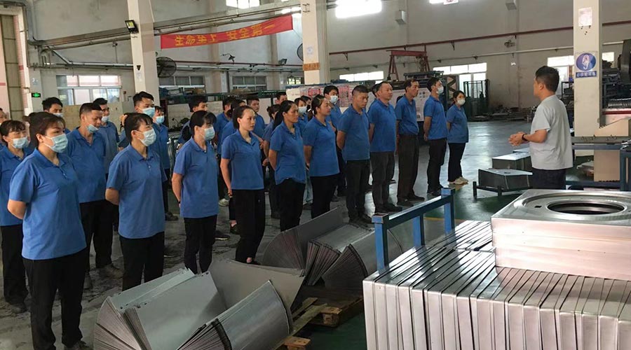 五一放假在即！金環(huán)電器沖壓車間開展早會(huì)強(qiáng)調(diào)工作效率