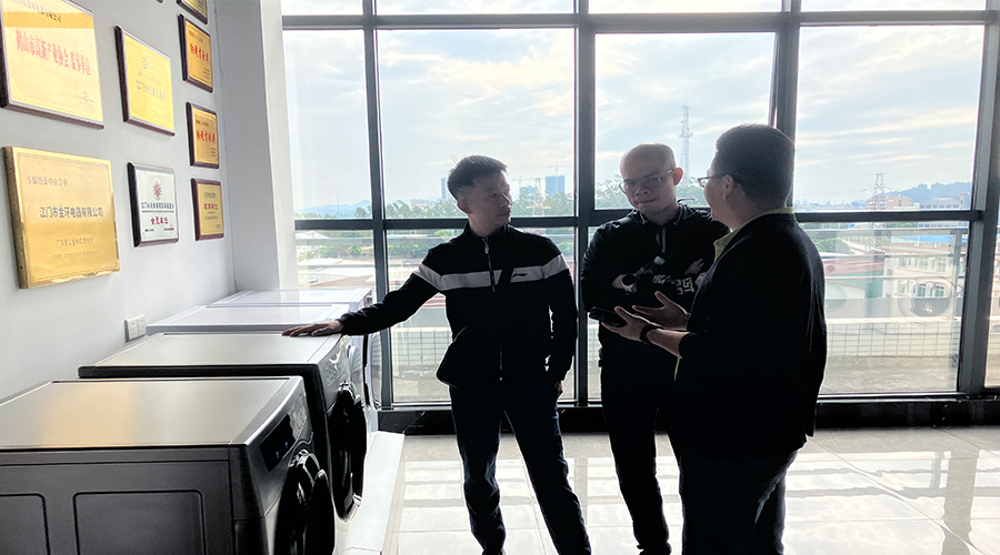 廣交會(huì)熱度延續(xù)，金環(huán)電器再迎考察團(tuán)