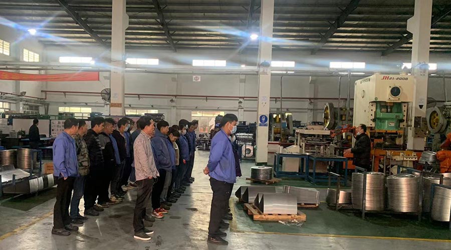 意氣奮發(fā)！金環(huán)電器沖壓車間組織人員開展例行早會